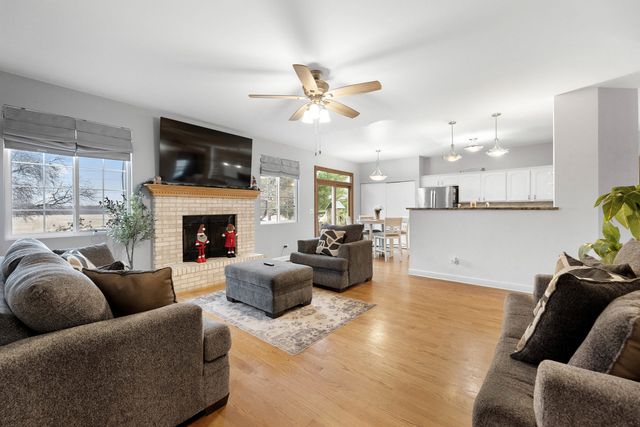 1158 Indian Grass Court, Minooka, IL 60447