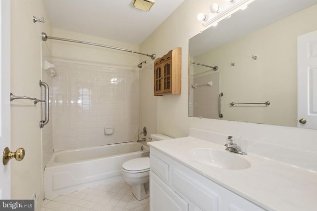 3931 TALLOW TREE PL, Fairfax, VA 22033