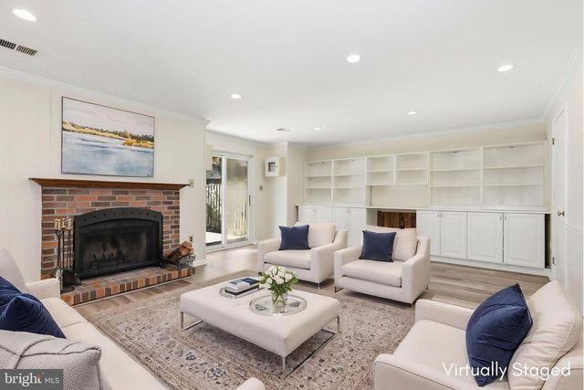 3931 TALLOW TREE PL, Fairfax, VA 22033