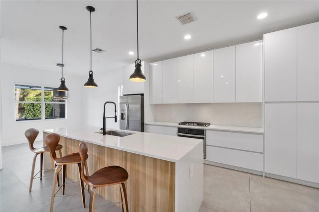 12015 NW 83rd Pl, Parkland, FL 33076