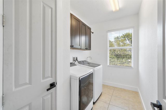 12015 NW 83rd Pl, Parkland, FL 33076