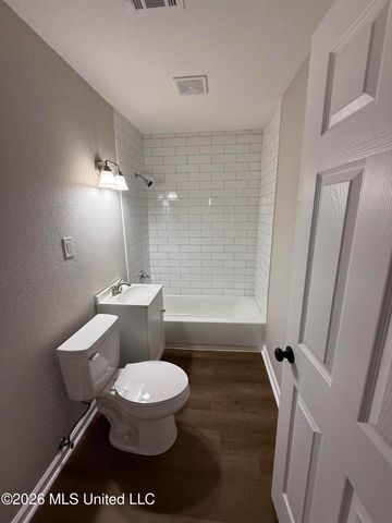 1811 Wilson Avenue, Pascagoula, MS 39567