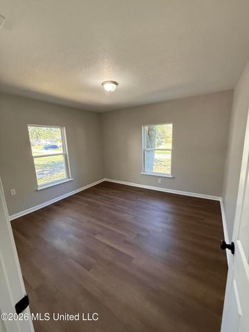 1811 Wilson Avenue, Pascagoula, MS 39567