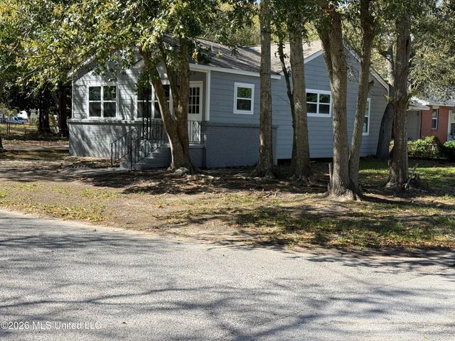 1811 Wilson Avenue, Pascagoula, MS 39567