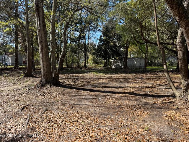 1811 Wilson Avenue, Pascagoula, MS 39567