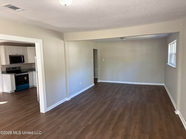 1811 Wilson Avenue, Pascagoula, MS 39567