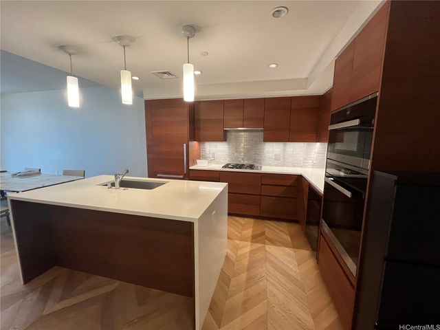 1108 Auahi Street 508, Honolulu, HI 96814