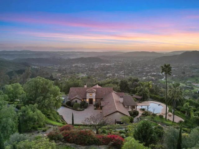 15466 Markar Road, Poway, CA 92064