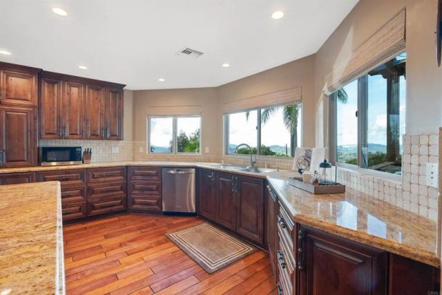 15466 Markar Road, Poway, CA 92064