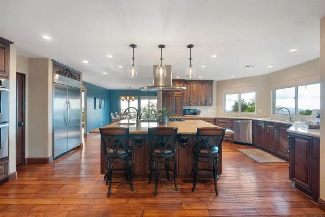 15466 Markar Road, Poway, CA 92064