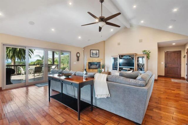 15466 Markar Road, Poway, CA 92064