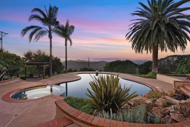 15466 Markar Road, Poway, CA 92064