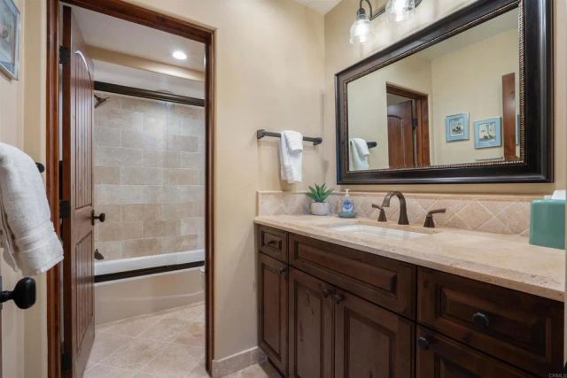 15466 Markar Road, Poway, CA 92064