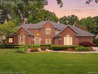 14863 Towering Oaks Drive, Utica, MI 48315