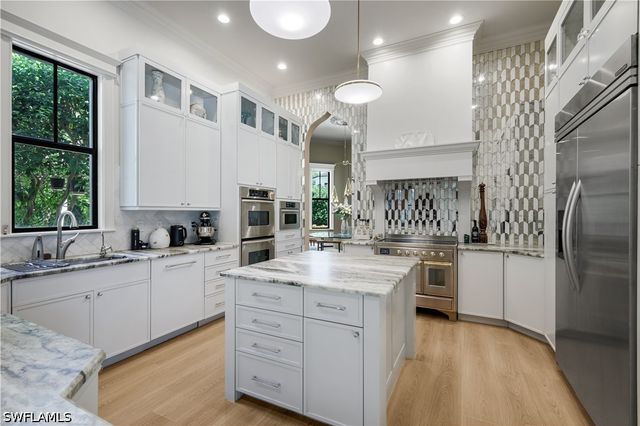 1455 Hemingway PL, Naples, FL 34103