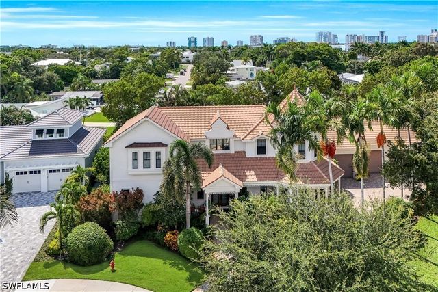 1455 Hemingway PL, Naples, FL 34103