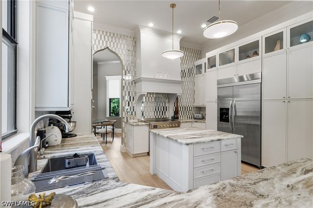 1455 Hemingway PL, Naples, FL 34103