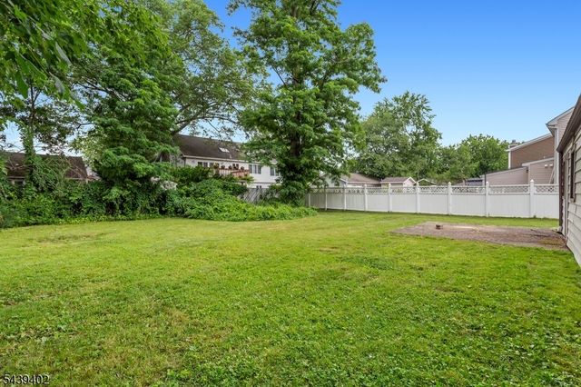 44 Bergen Dr, Little Falls Twp., NJ 07424