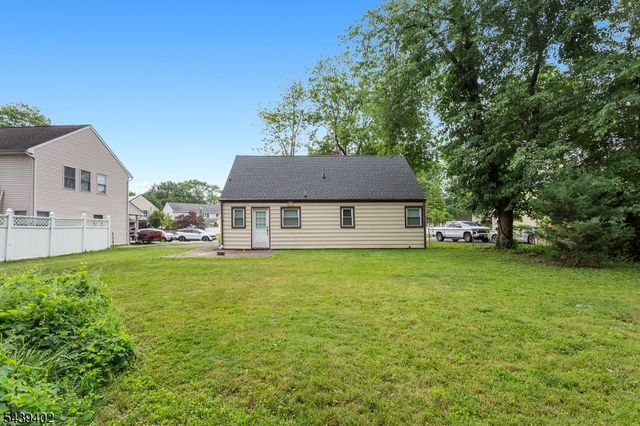 44 Bergen Dr, Little Falls Twp., NJ 07424