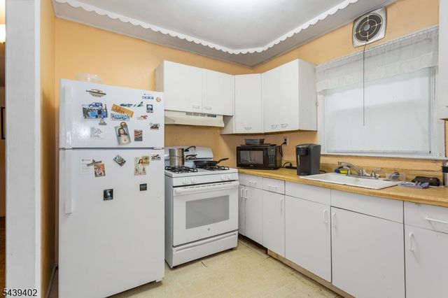 44 Bergen Dr, Little Falls Twp., NJ 07424