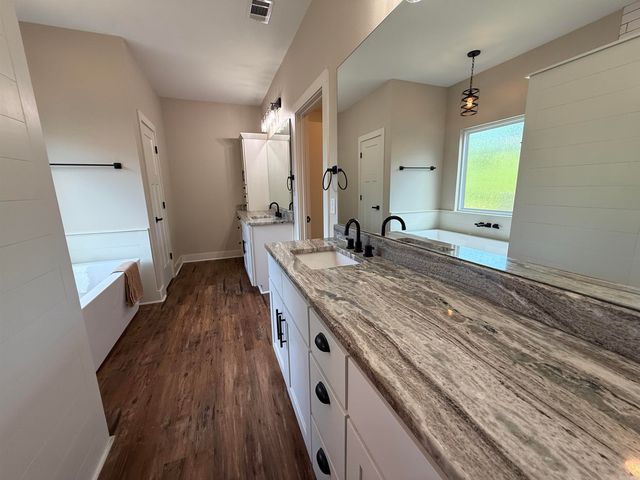 632 Hiram Drive, Bauxite, AR 72011