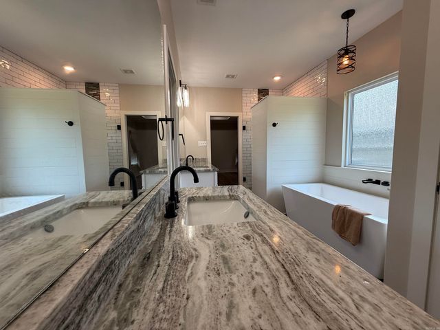632 Hiram Drive, Bauxite, AR 72011