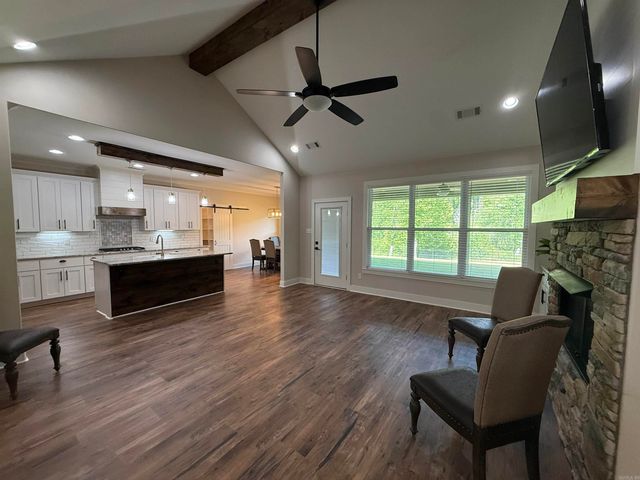 632 Hiram Drive, Bauxite, AR 72011