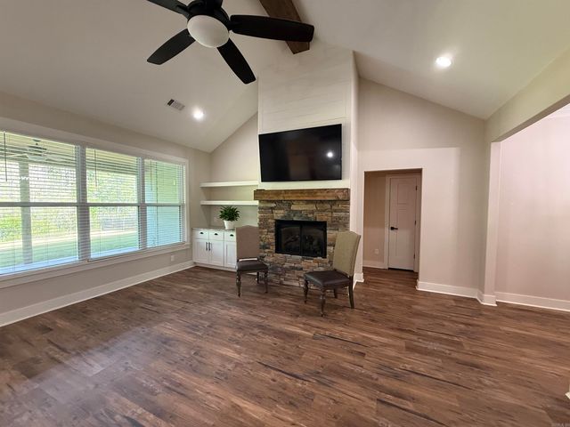 632 Hiram Drive, Bauxite, AR 72011