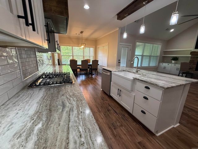 632 Hiram Drive, Bauxite, AR 72011