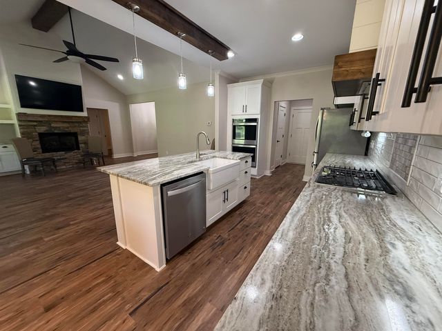 632 Hiram Drive, Bauxite, AR 72011