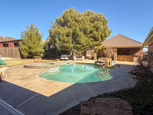 7609 Prentiss Avenue, Lubbock, TX 79424