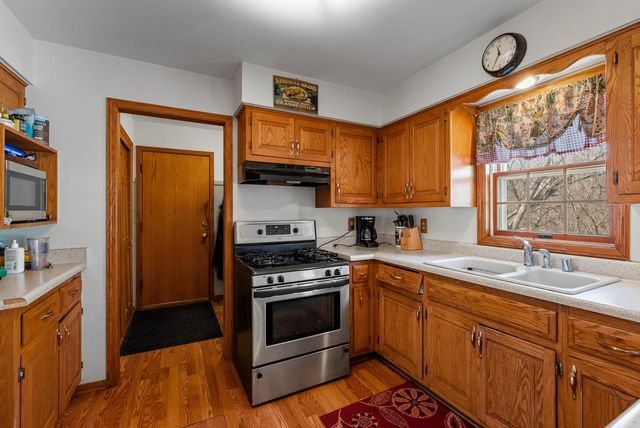 2908 Devonshire COURT, Waukesha, WI 53188