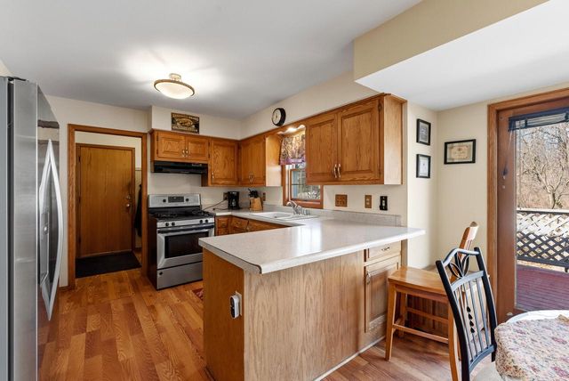 2908 Devonshire COURT, Waukesha, WI 53188