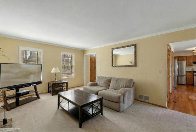 2908 Devonshire COURT, Waukesha, WI 53188
