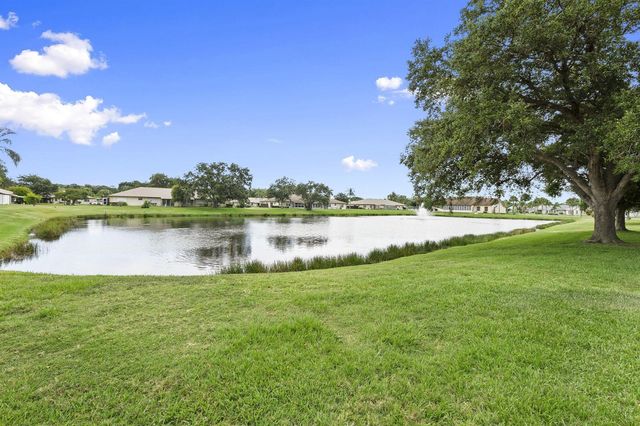 5828 Honeybell Court, Fort Pierce, FL 34982