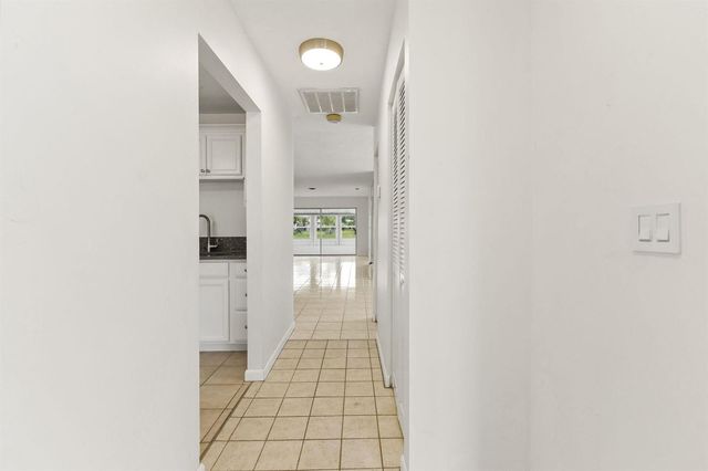 5828 Honeybell Court, Fort Pierce, FL 34982