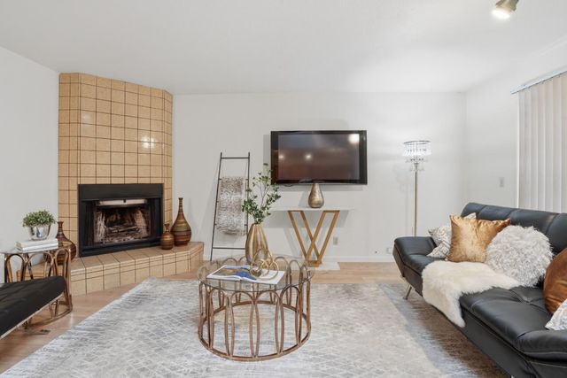 828 Weeks Street, East Palo Alto, CA 94303