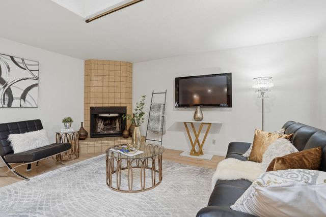 828 Weeks Street, East Palo Alto, CA 94303