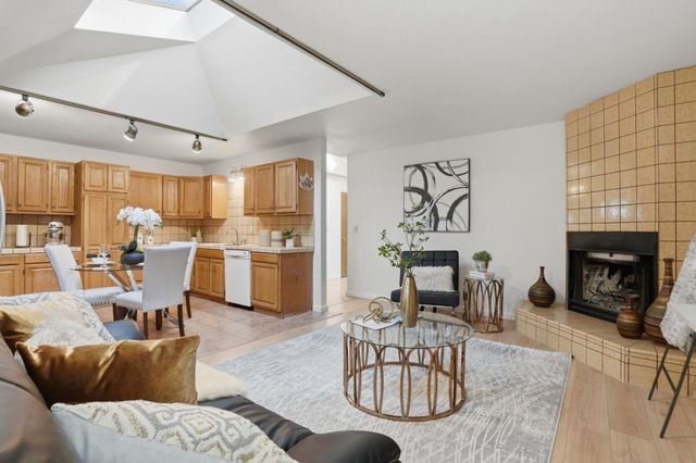 828 Weeks Street, East Palo Alto, CA 94303