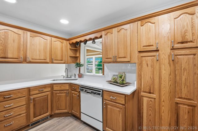 4132 E 36th Place, Tulsa, OK 74135