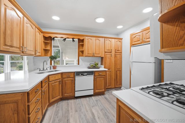 4132 E 36th Place, Tulsa, OK 74135