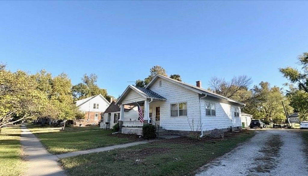 818 West 6th Street, Ottawa, KS 66067