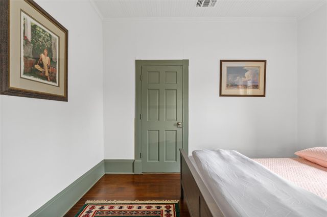 806 E Main Street, Bellville, TX 77418