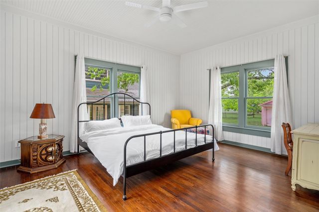 806 E Main Street, Bellville, TX 77418