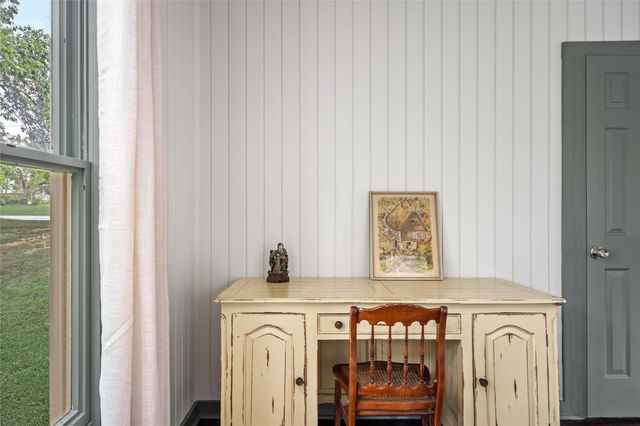 806 E Main Street, Bellville, TX 77418