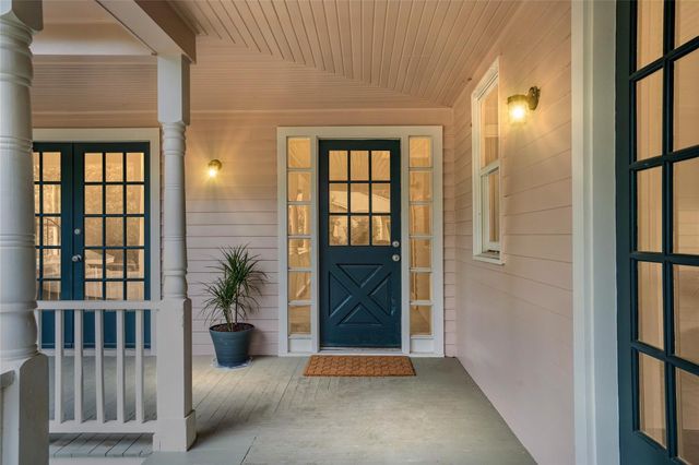 806 E Main Street, Bellville, TX 77418