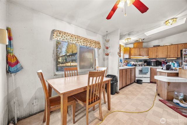 1246 Ivy Road, Bremerton, WA 98310