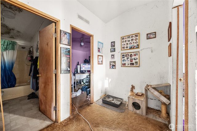 1246 Ivy Road, Bremerton, WA 98310