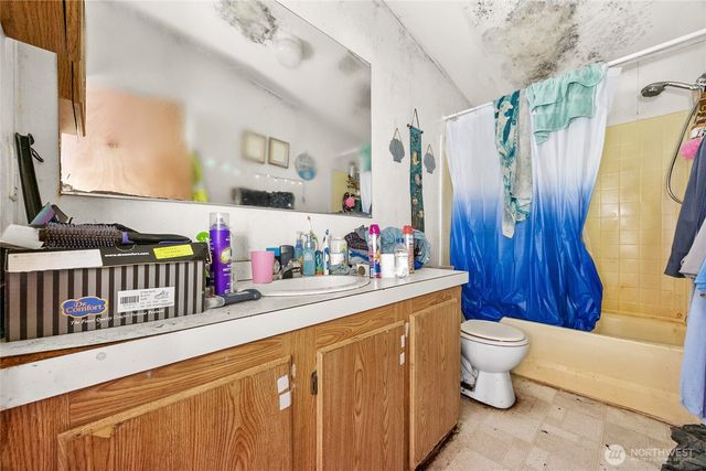 1246 Ivy Road, Bremerton, WA 98310