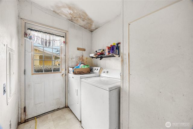 1246 Ivy Road, Bremerton, WA 98310